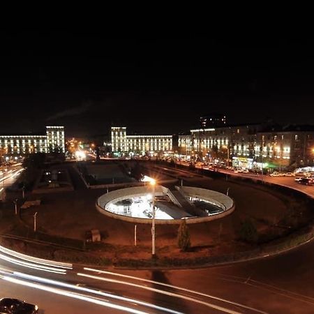 Квартира Около Станции Метро С Балконами Jerevan Exteriér fotografie