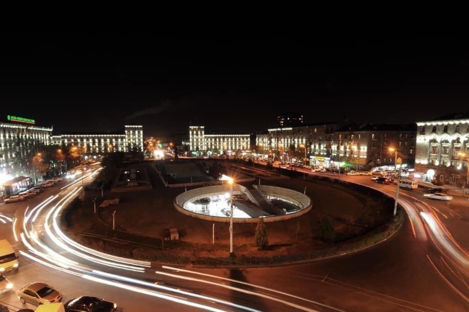 Квартира Около Станции Метро С Балконами Jerevan Exteriér fotografie